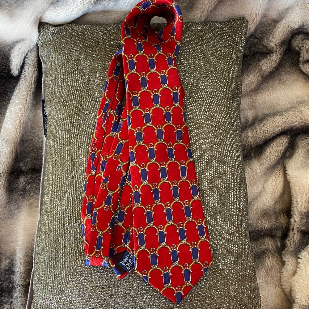 Burberry 💯 All Silk Luxurious Made in France Logo Timeless Tie - Picture 11 of 16